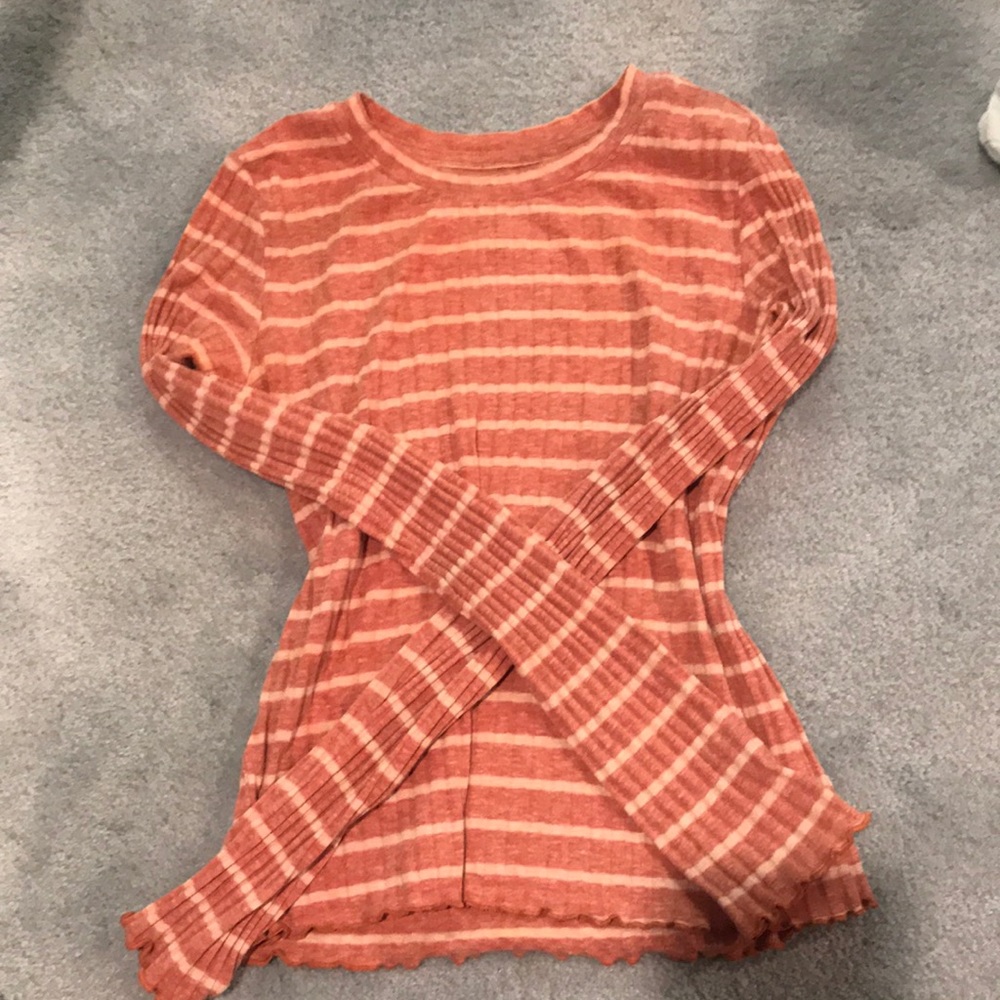 AMAZING long sleeve top from american eagle.